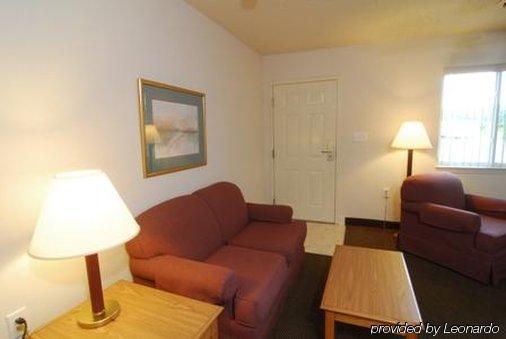 Affordable Suites 셸비 객실 사진